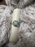 Emerald ring hand ring